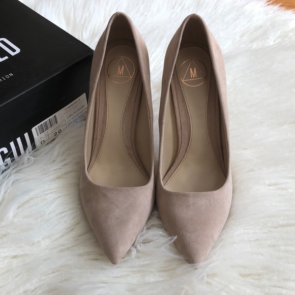 Faux Suede Pointed Toe Court Shoe - Picture 2 of 4